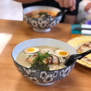 R1. Chashu Black Pork Ramen