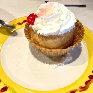 food, dessert, cupcakes