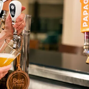 Daily happy hour from 3pm to 6pm featuring local Best Brews on tap, handcrafted cocktails, and discounts on house wines.