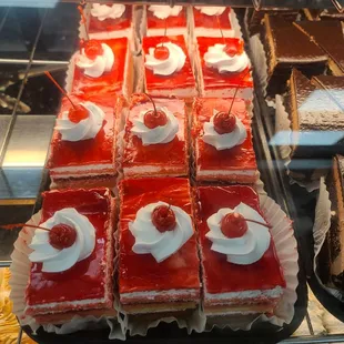 dessert, food