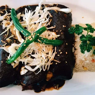 Enchiladas de mole negro