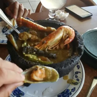 molcajete de mariscos