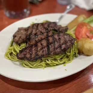 Tallarin Verde con Carne