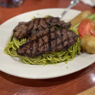 Tallarin Verde con Carne