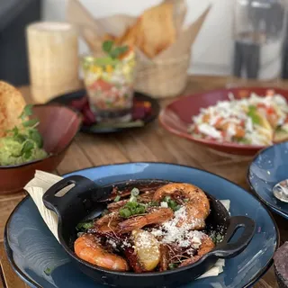 PEEL & EAT SHRIMP CUCARACHAS