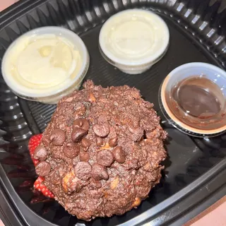 CARAMEL SEA SALT BUDIN & DARK CHOCOLATE RUM GANACHE