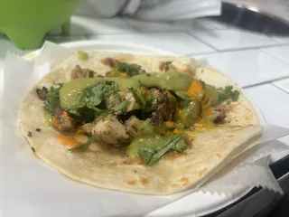 Los Cinco Tacos