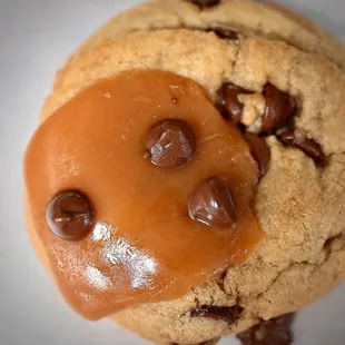 You can add salted caramel to any cookie