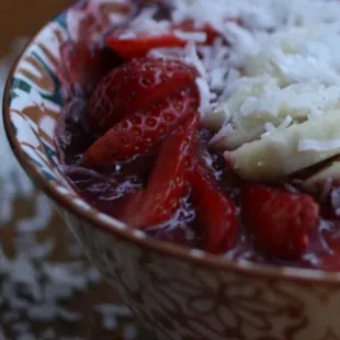 Açaí bowl with fruits, homemade granola and/or coconut