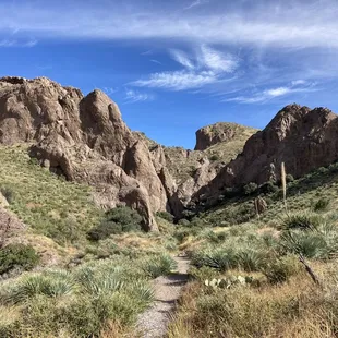 Soledad trail to waterfall