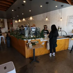 Good looking store space