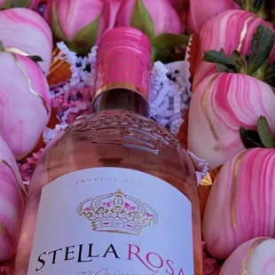 a bottle of stella rosa