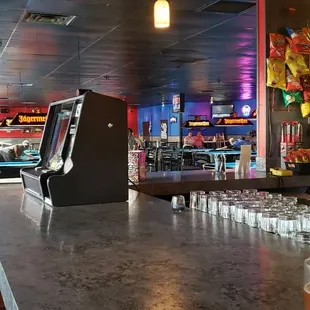 This place has 13 tables!