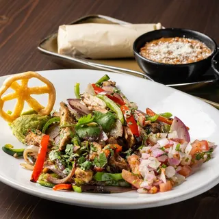 WOOD-GRILLED CHICKEN FAJITA