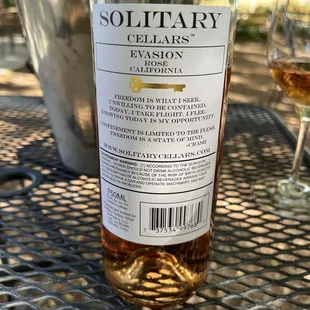 Back label of the Evasion rosé.