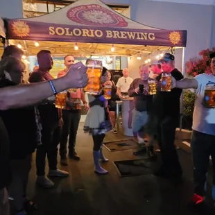 Oktoberfest 2023, Steinholding contest. Prost!