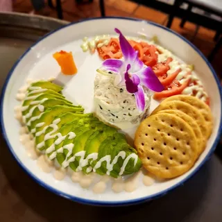 Lump Crab Avocado Dinner