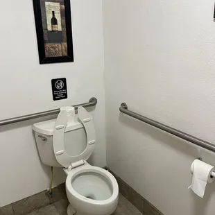 Clean bathrooms!