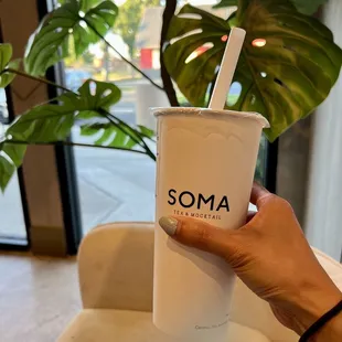 Signature milk tea w/ boba ~ G O O D !