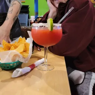 nachos, drink