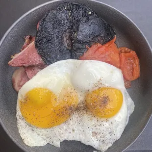 Aussie bowl - eggs, ham, portobello mushroom and toast