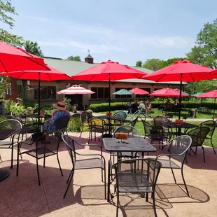 Nice outdoor seating.