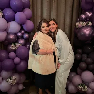 Organic Balloon Pillars