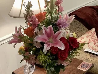 Piano's Flowers & Gifts