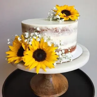 This was our inspiration photo. Lightly iced and simple.