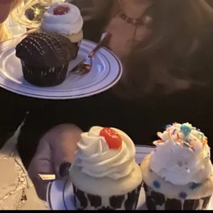 218 Cupcake Lady for comparison. These wowed the crowd a few days prior.