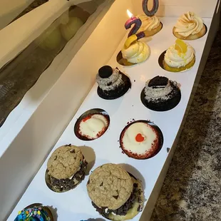 The tiny ones are red velvet.