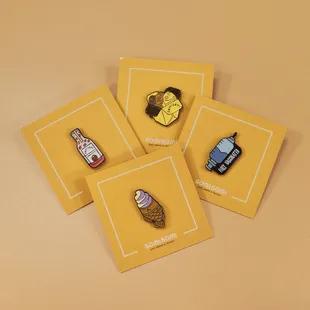 New pins for sale! Take a memento of SomiSomi everywhere.