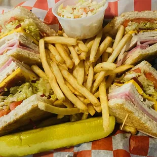 Somma Pizza Restaurant & Sports Bar