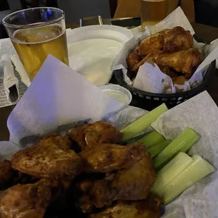 chicken wings, chicken, fried chicken, bbq wings, food, bbq chicken, chicken wings and fried chicken, fried chicken wings, poultry