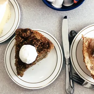From left to right, Banana creme, apple crumble, peach