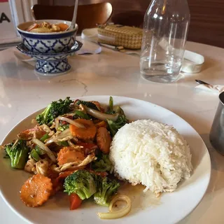 Spicy Thai Cashew