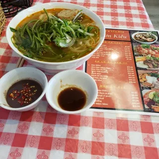 18. Canh Bun