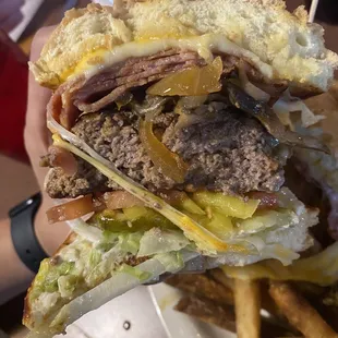 Okay this is a truly thiccccc burger #sunofthurman