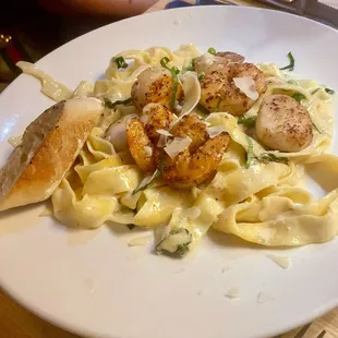 Shrimp & Scallop Carbonara