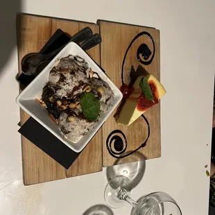 Amazing desserts !! Brownie / Oreo ice cream and the cheesecake