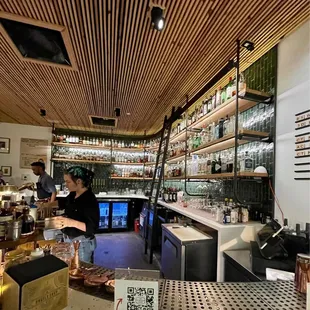 Bar ...