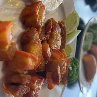 Chicharron con Arepa