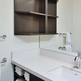 Guest Bathroom with Tub