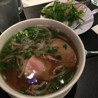 P9 Rare Beef and Brisket Pho