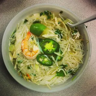 P14 Chicken Pho