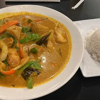 C25 Yellow Chicken Curry