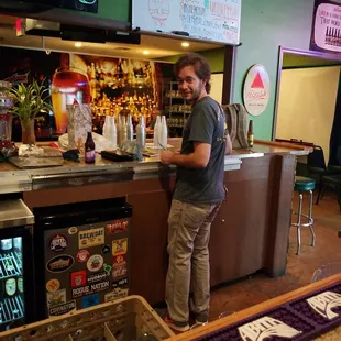 Song phi nong is amazing. I enjoy the beef pad thai and they have excellent customer service