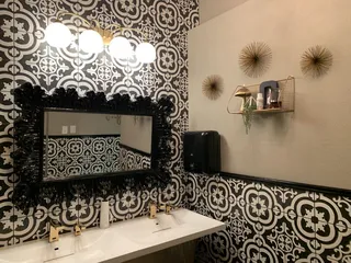 Oscar’s Bar & Grill