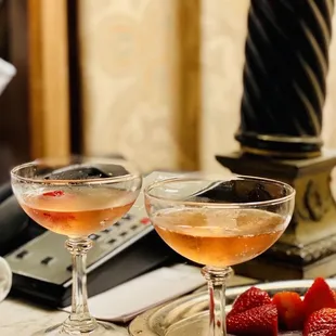 Pink Champagne &amp; strawberries :)&apos;