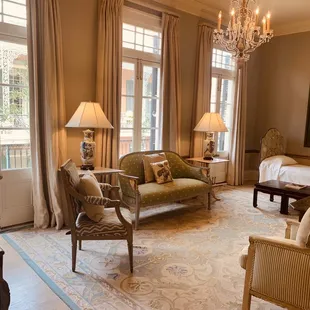 Room 65-grand suite